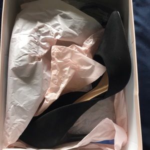 Brand new Just Fab black pump